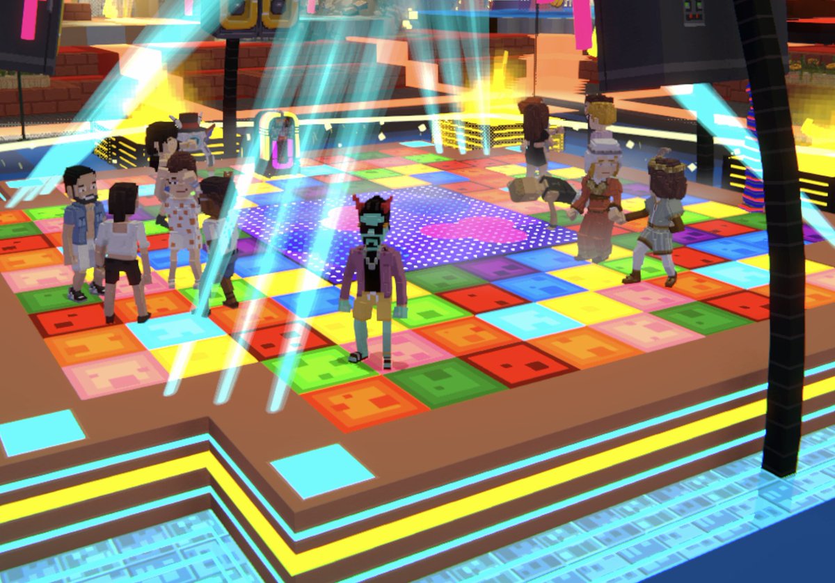 But first, let me take a selfie.. with an ambassador! Where are you guys hiding? <a href="/TheSandboxGame/">The Sandbox</a>  tsbga.me/TheSandbox