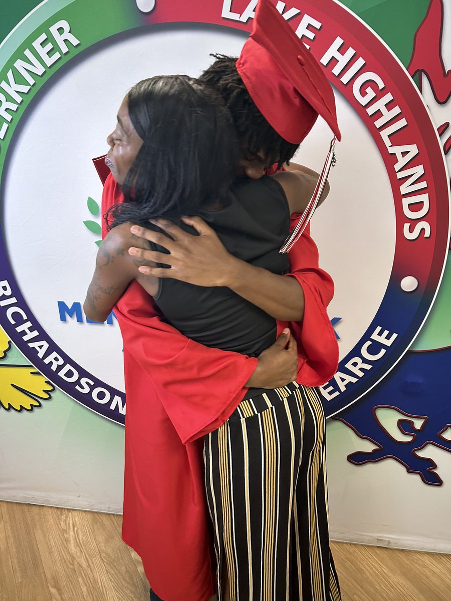 MPA_RISD's tweet photo. Congratulations to our latest @LakeHighlandsHS graduate, Markell Starling! @kerrijones03 @RISDCleminator @DebraGilliland @ShariceLashay_ @SharondaTims https://t.co/D0t1pP4OZx