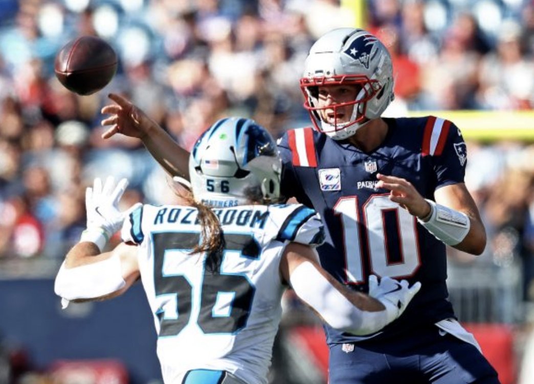 _AndrewCallahan's tweet image. Drake Maye had as many touchdowns (3) as incompletions today. 

The kid&apos;s good.