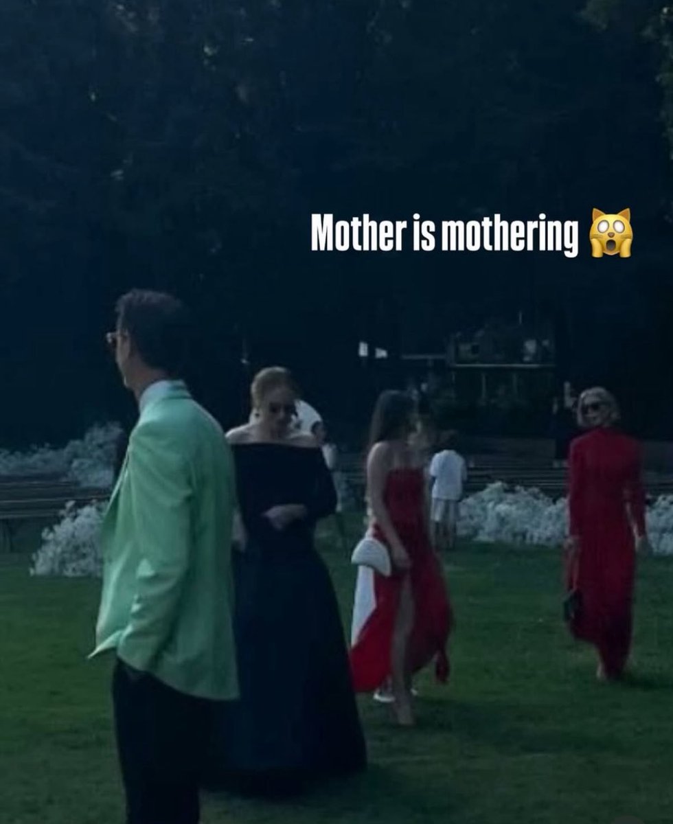 rosesforwIne's tweet image. More crumbs