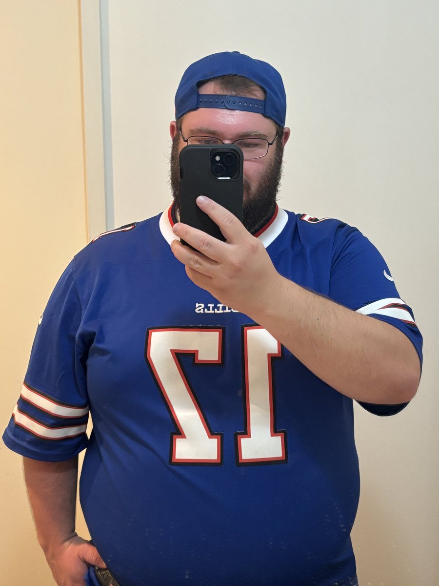 Horny hornless bull 🔜 FWA, AC tweet media