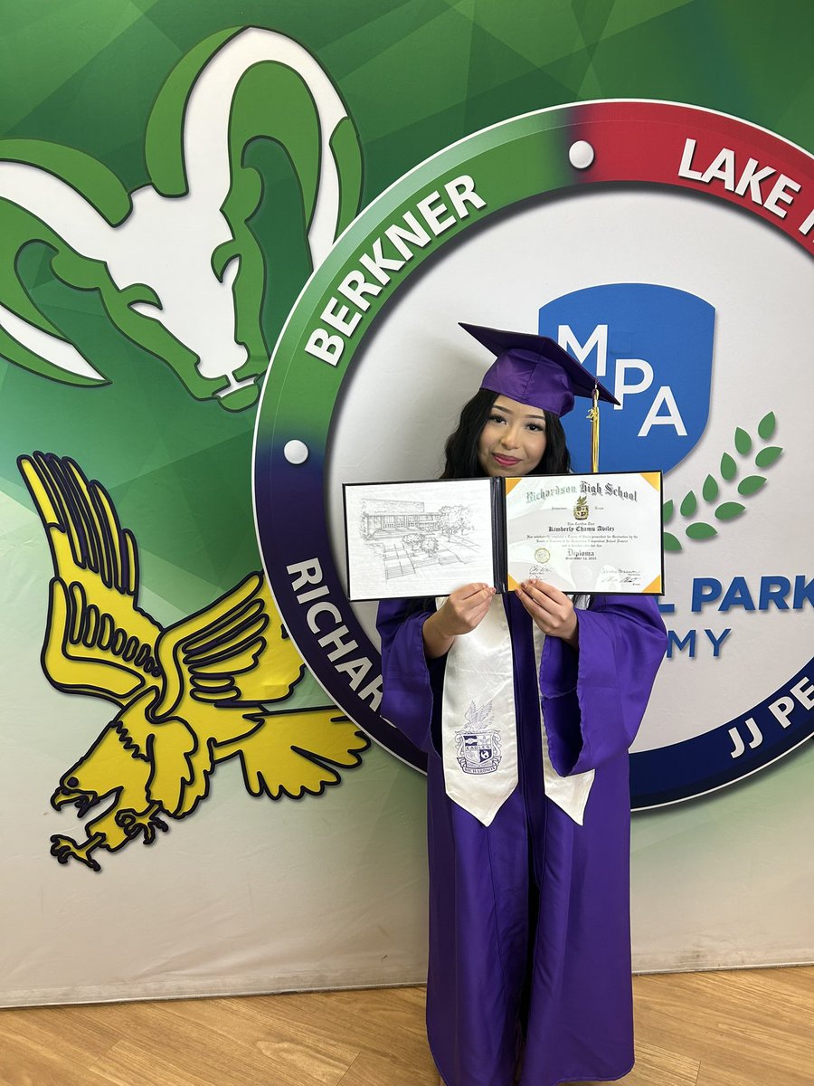 MPA_RISD's tweet photo. Congratulations to our latest @RichardsonHS1 graduate, Kimberly Chamu! @DebraGilliland @RISDCleminator @ShariceLashay_ @SharondaTims https://t.co/N9Fl38wsN5