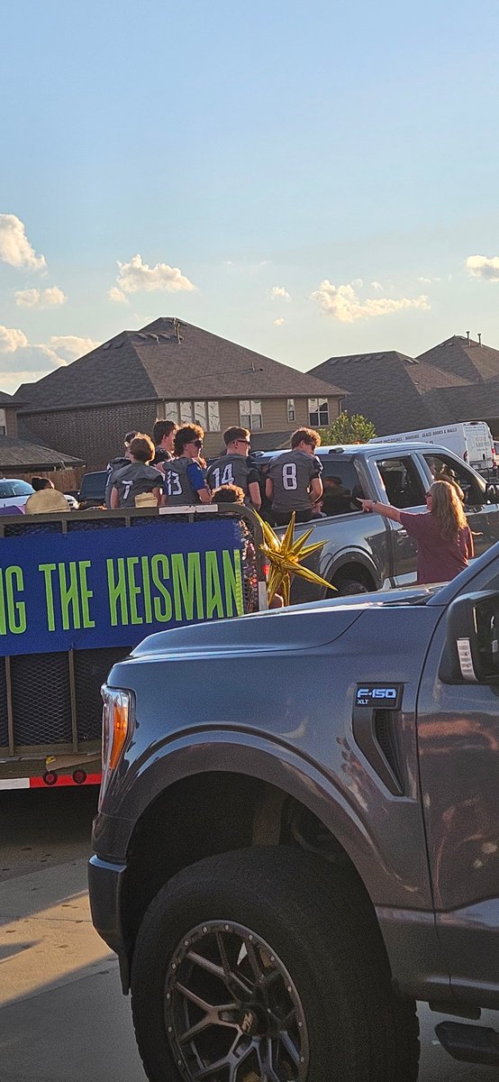 AJGudTX's tweet photo. More Homecoming parade pictures https://t.co/yaLQey0DWS