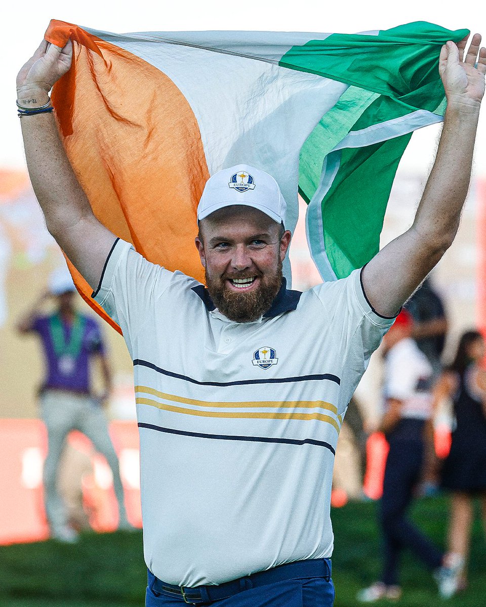 GolfDigest's tweet image. Retain the cup for Europe. 🇪🇺

Next Ryder Cup in Ireland. 🇮🇪

Shane Lowry is living his best life right now.