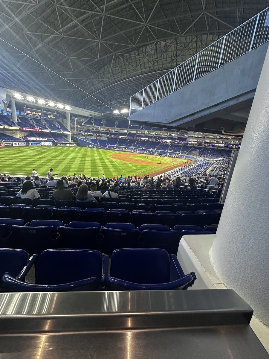 Ted The Just Okay tweet media