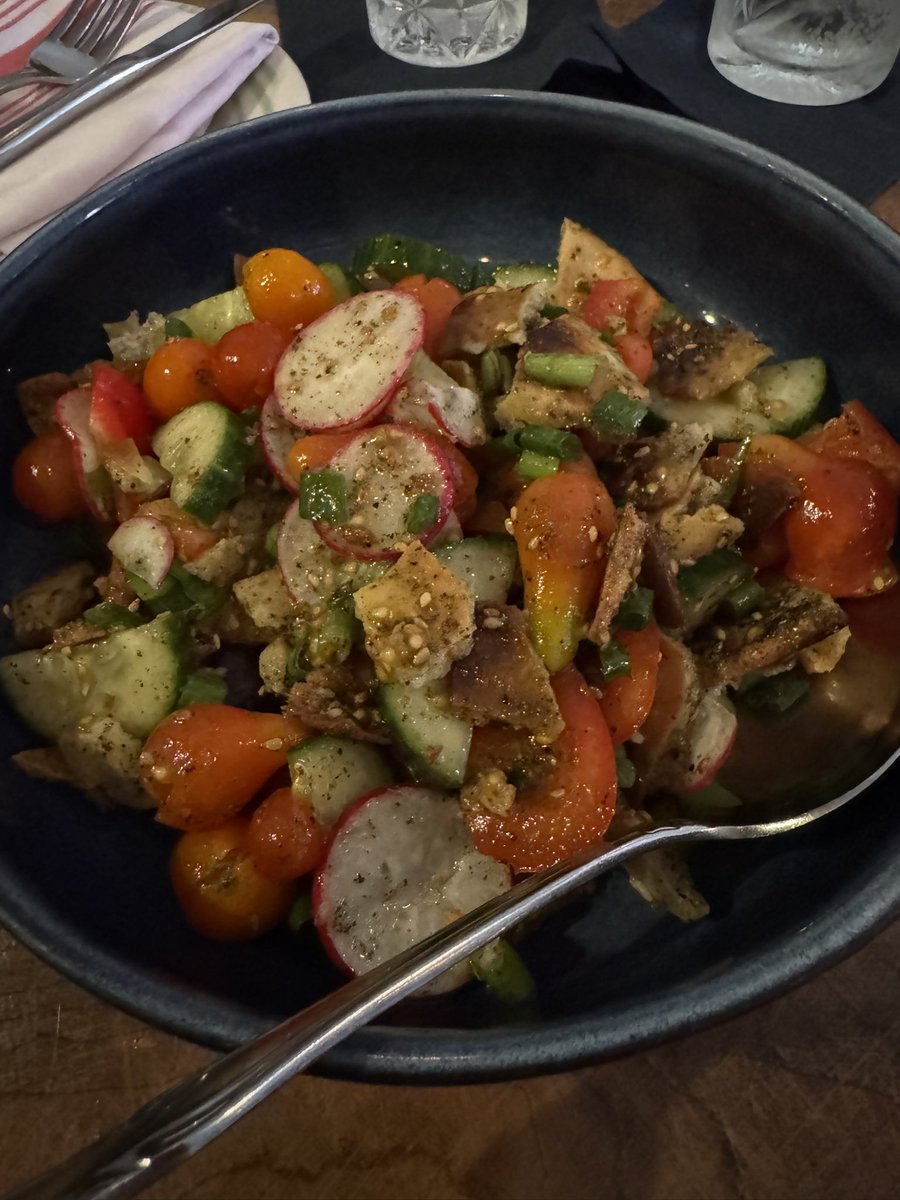 cincygreghoodin's tweet photo. When I’m feeling fatoushish , I feel like filling myself with fatoush at #abigailstreet is a #splendiferous way to handle that situation . ‘Cause, you know. #eatcincy #cinyeats #dinelocal #sundayincincy #sundayvibes #cincyvibes #BearcatVibes #allforcincy #todoporcincy https://t.co/VglFJL6JTM