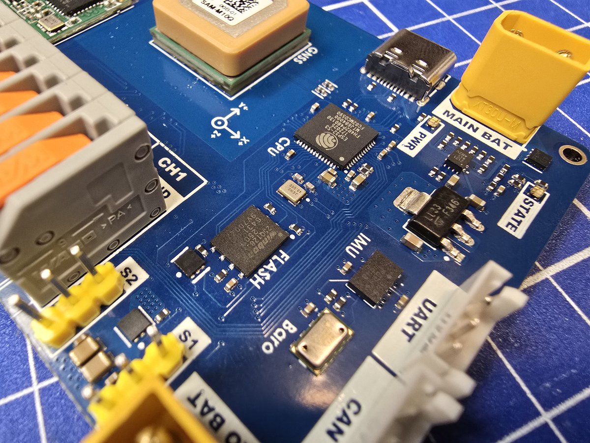 thaonepotato's tweet photo. I cooked so hard with this.

Flight computer for rocketry student team https://t.co/Ojg3dduuMv