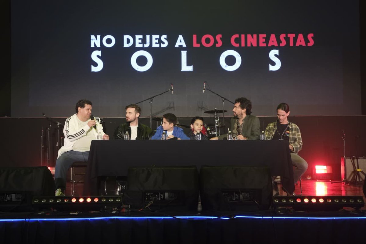 lamolemx's tweet photo. 🍿😱 El elenco de la cinta #NoDejesaLosNiñosSolos platicó en #AniMole3 con el querido Capitán Pada sobre sus experiencias al rodar esta historia de terror infantil, dirigida por Emilio Portes. https://t.co/UkPRXksIM4