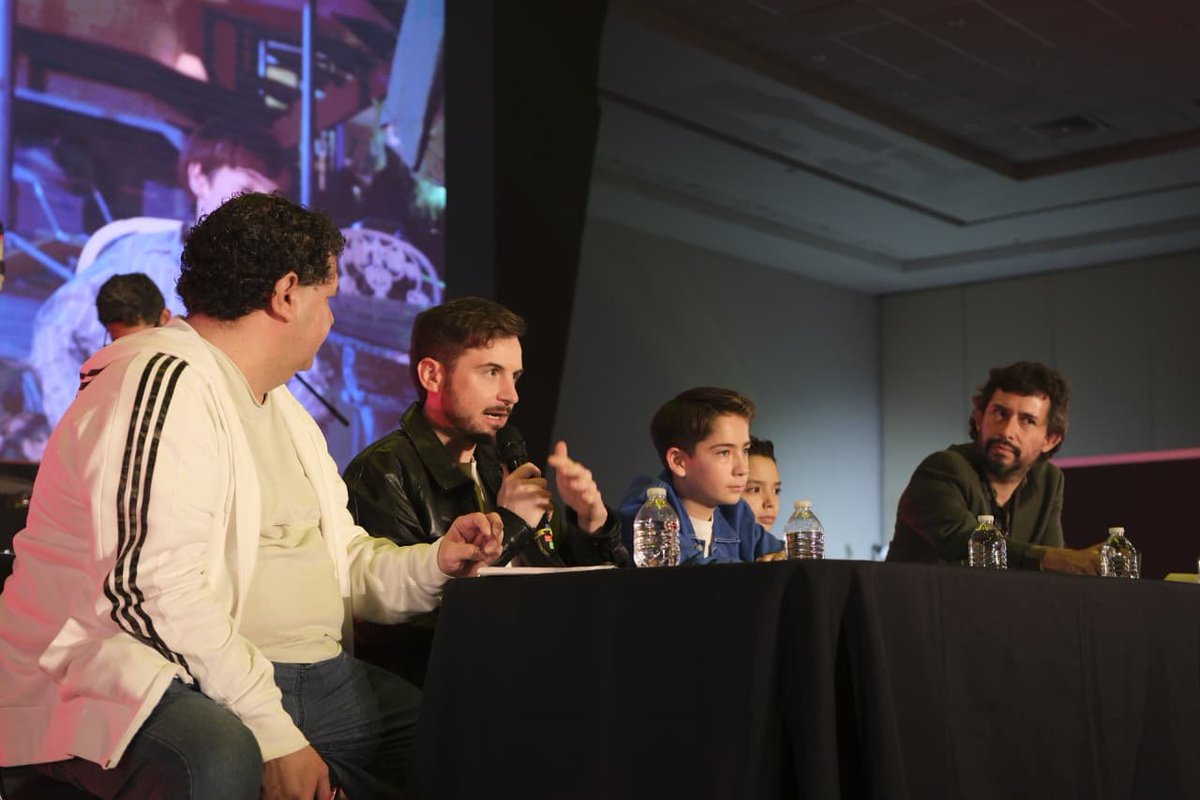 lamolemx's tweet photo. 🍿😱 El elenco de la cinta #NoDejesaLosNiñosSolos platicó en #AniMole3 con el querido Capitán Pada sobre sus experiencias al rodar esta historia de terror infantil, dirigida por Emilio Portes. https://t.co/UkPRXksIM4