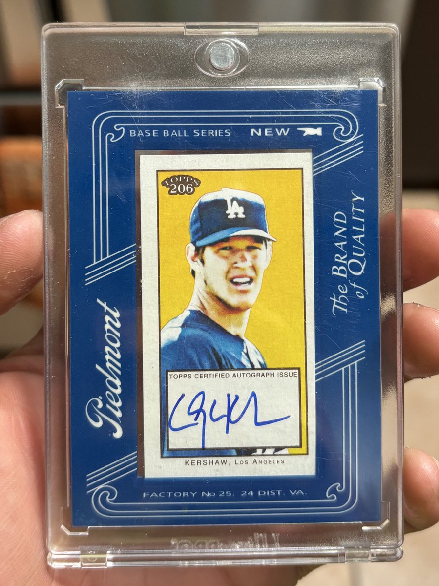 ackrit3's tweet photo. @Topps @Dodgers also working a 2024 chrome refractor set 😅 https://t.co/Pciaum1WEc