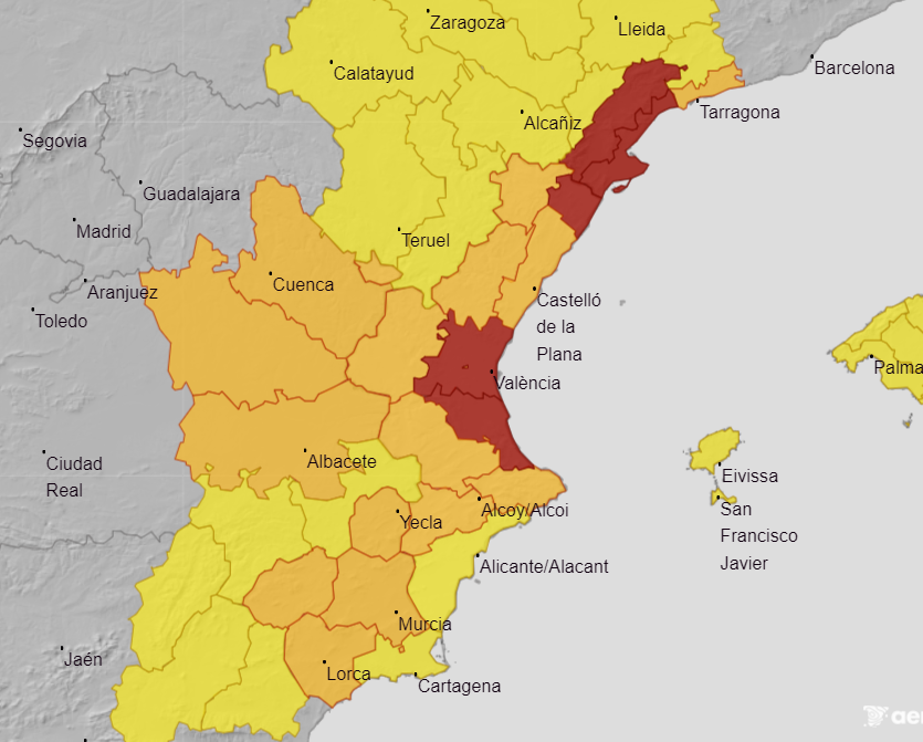 He estat mirant una miqueta els models, i la veritat que estem davant una SITUACIÓ DE MOLT DE RISC, i prou inèdita...

🚫No és configugració dana, poc aire fred en altura
✅Restes depressió post-tropical, entorn disponible, vent recorregut marítim

1/9