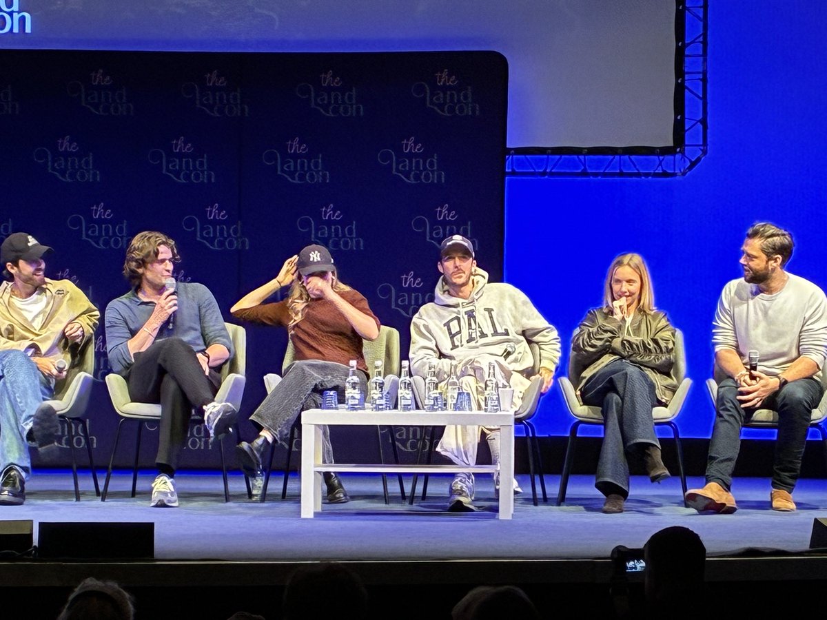 Pam1904_'s tweet image. As promised, for those who couldn&apos;t be there, here are a few photos and videos 🥰🥰🥰🥰❤️
#LandConEdinburgh2025