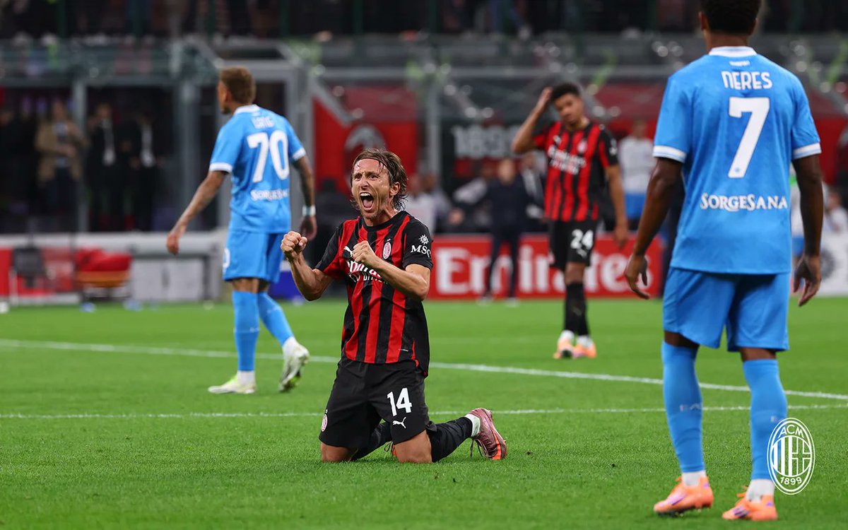 SempreMilanCom's tweet photo. 💪 What a feeling ❤️🖤 https://t.co/UnskxF6XFt