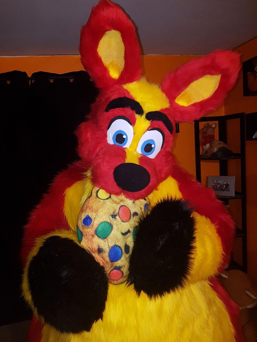 Throwback to our FIRST ever commission for <a href="/RatcoonBalloon/">Ian-exe</a> . 

This suit may be older but we are still very proud of how he came out ♥️💛