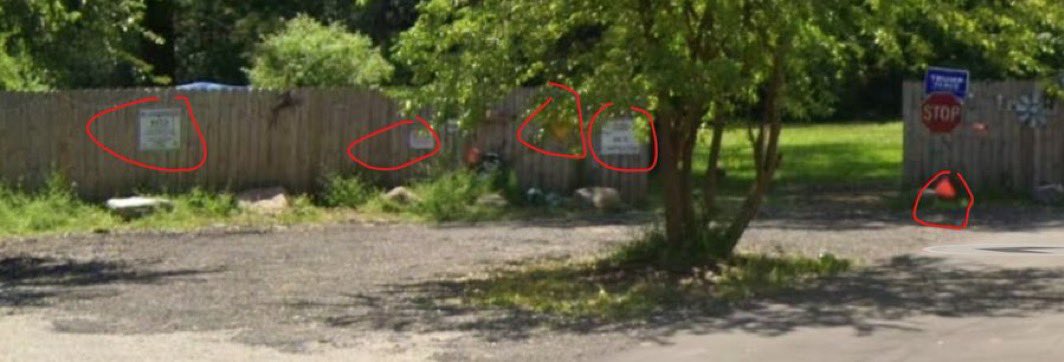 yungkilogram1's tweet photo. @fluidpop More signs saying Stop https://t.co/u8a8qtO3Cl
