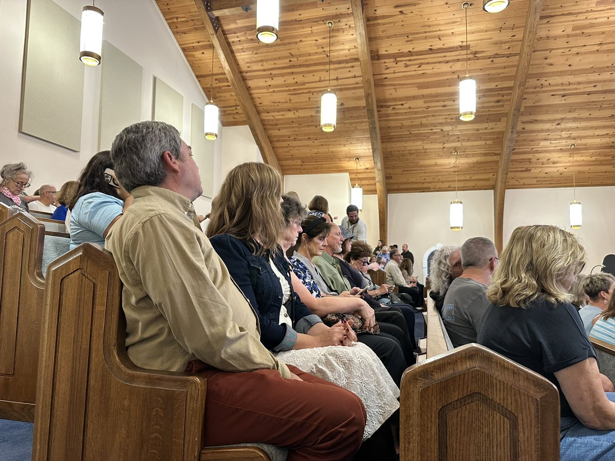 JordanKudisch's tweet image. HAPPENING NOW: A vigil in Southport, NC honoring the lives that were taken in a mass shooting Saturday. 

You can see in these pictures… people are packed into Southport Baptist church, mourning as a community. 

Stay with @SpecNews1CLT for the latest.