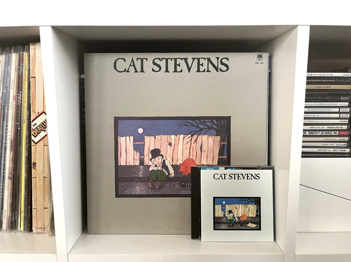 sato_koumuten's tweet photo. #NowpPlaying 
album 'Teaser And The Firecat' Cat Stevens (1971.10.01)
Moonshadow (Animated Short Film) 
https://t.co/1HcmfM8y0h
Morning Has Broken
https://t.co/6LHZUZNNtO

少年ティーザーと彼のペットのファイアキャットが
空から落ちてきた月を元に戻そうと奮闘する物語
54年前の作品 https://t.co/67sSzxXjwb