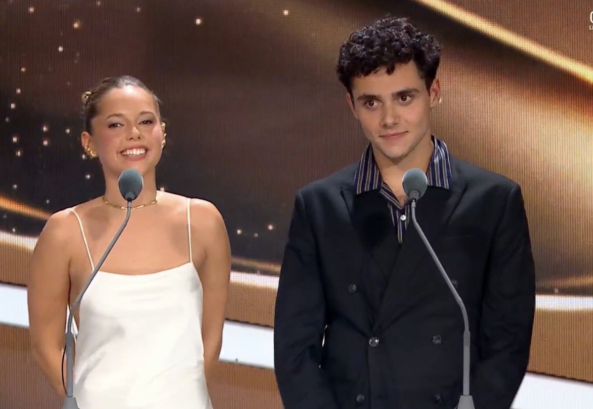 “Depois de Romeu e Julieta e Pedro Inês, eles vão ficar na história como Bernardo e Teresinha, duas verdadeiras revelações Rui Pedro Silva e Laura Dutra”  dito e feito 👏 #globosdeouro