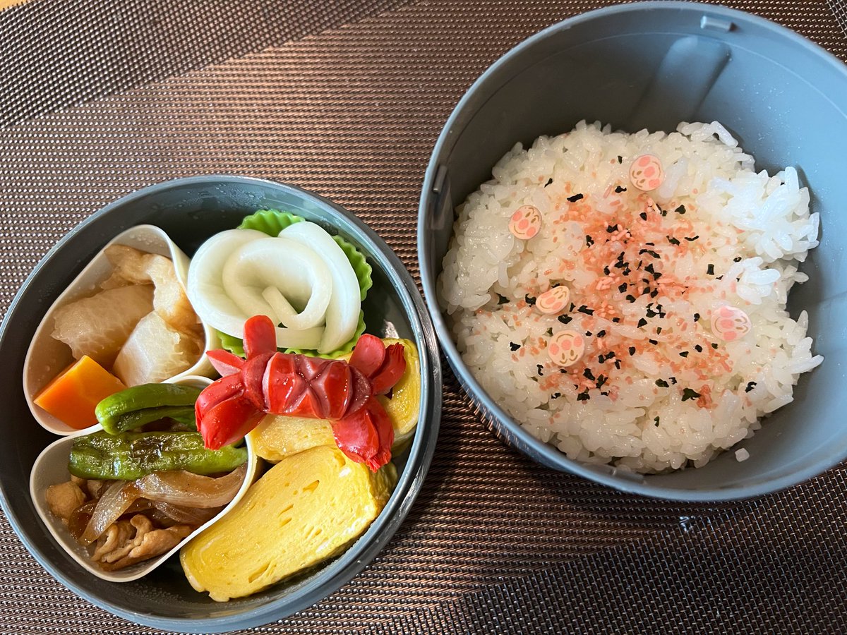 久々のお弁当🍱
しかも今日は朝5時半起き…
現場が遠いのです…
今日も1日ご安全にっ🦺🫡

#お弁当
#手抜き弁当
#旦那の弁当
#お弁当記録 
#お弁当日記
#料理好きな人と繋がりたい
#サーモス