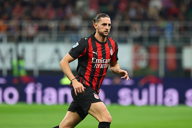 MilanPosts's tweet photo. 🗣️ Rabiot spoke to @DAZN_IT: "In these matches, when you’re 10 against 11, you have to give more, and that’s the mentality we must have. Playing with Luka is easy, he knows how to manage the game even playing 90 minutes running like that at 40 years old. I don’t know how he does it."