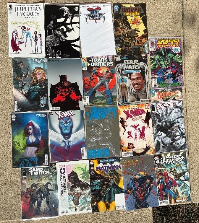 RodmanComics's tweet photo. A sample of the comics that will be part of buy a comic related item and get a comic book as part of Rodman Comics Anniversary Event on October 4th! There will be ones that are from past Free Comic Book Day Events, there will be 1 in 25 ratio variants like the Giant-Sized X-Men. https://t.co/XpW22dbWjC