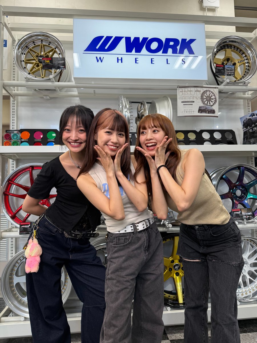 カーポートマルゼン
【公式】アンバサダー✨
TikTok『 マルゼンガールズ 』
久々のゆっかさん参戦( *´艸｀)
左【ゆめさん】
中【かなみさん】
右【ゆっかさん】
TikTok【マルゼンガールズ】検索🔍
フォロー＆イイネお願い致します！
tiktok.com/@maluzengirl?i…