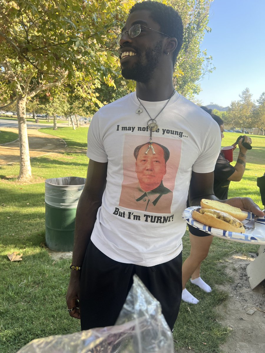 Niggas be wearing anything wtf 😂