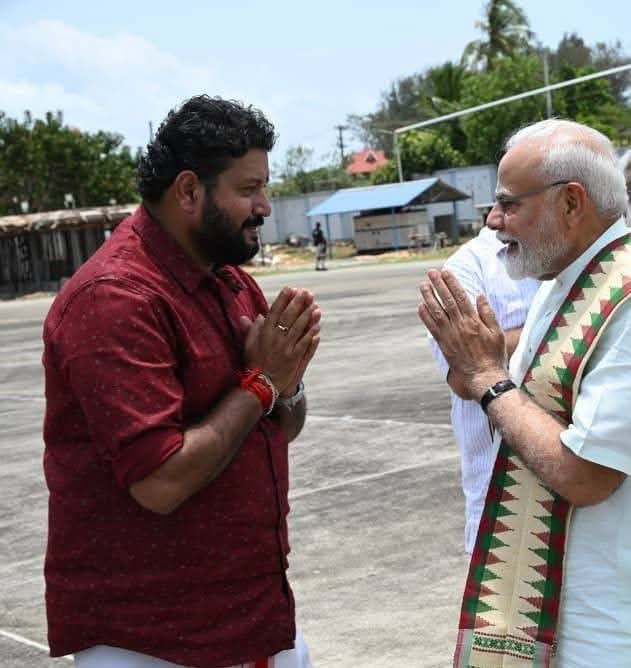 VaSooraj's tweet photo. ഭാരതത്തിന്റെ ആരാധ്യനായ പ്രധാനമന്ത്രി മോദിജിക്ക് ജന്മദിനാശംസകൾ .

#HappyBdayPMModi
#ModiyudeOppamKeralam
#Modi4VikasitaKeralam https://t.co/Yo4RgXdt5v