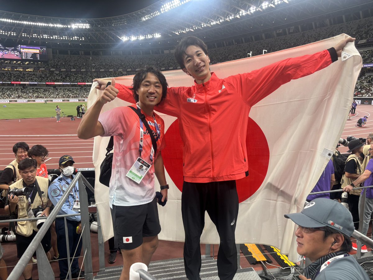 fftft414's tweet photo. 8位入賞👏試合後は正直惜しかったという気持ち。その後ご声援いただいた皆様、カメラマンに囲まれ声をかけてもらい、この写真を撮ってもらい2人で良かったねー！という気持ちに‼️支えてくださった多くの方々に改めて感謝。「結果はプロセス」by麻場先生。この写真は宝物だ✨ https://t.co/AD3ecWMhz3