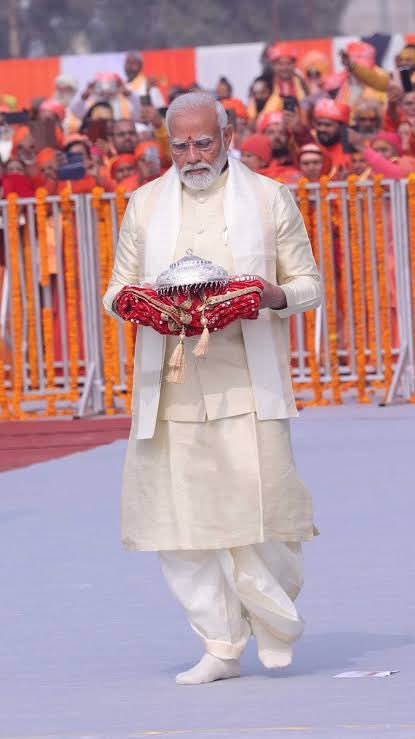 DharmSamrat's tweet image. राजर्षि नरेन्द्र मोदी ❤️❤️❤️❤️

#ModiBhakt #ModijiInBihar #ModiAt75