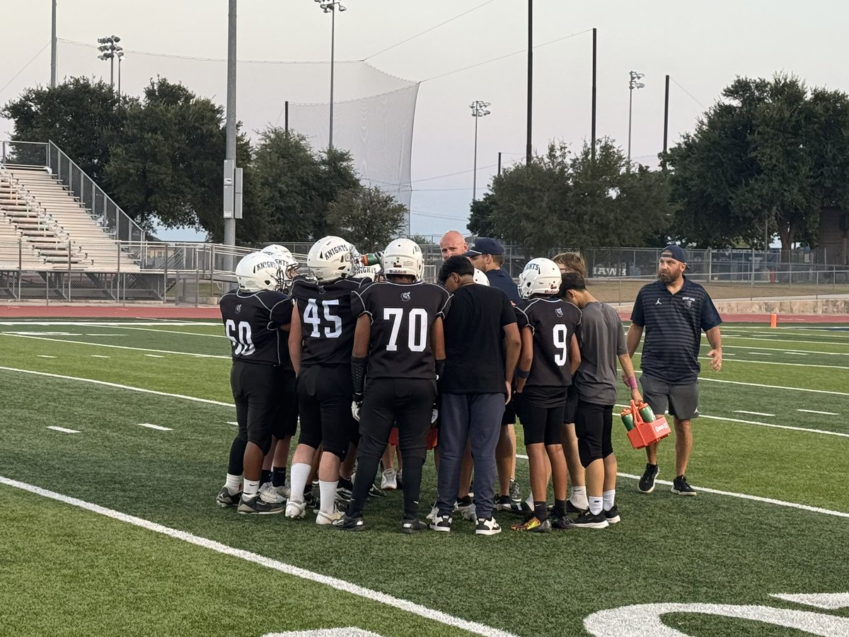 HendricksonFB's tweet image. Another great night of our coaching staff watching and supporting our feeder middle schools and their football teams!