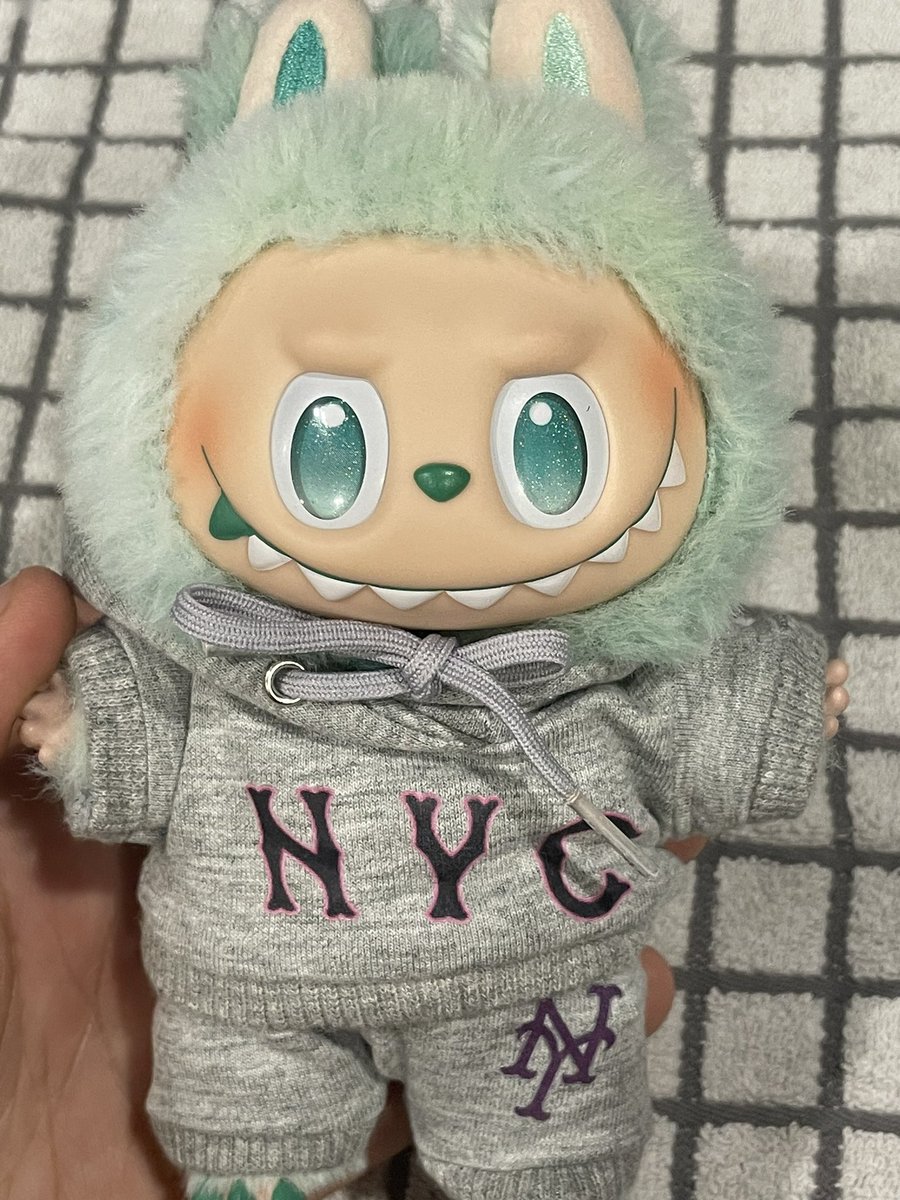 wink3rnation's tweet image. 💙 METSBUBU GIVEAWAY 🧡

RT this post and follow me and I’ll select someone at random to win a SEALED Labubu and a hoodie set of their choice (below).

Giveaway will close at 5pm tmr (9/17) and if you want to buy one, I’ll be at the game w/extras &amp;amp; jerseys.