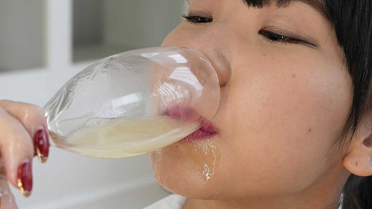 CCumbull's tweet image. Ladies, this is what you do after receiving a package in the mail from me. Unless you’re local in SoCal and shipping isn’t required. Either way; you drink every drop 🥛