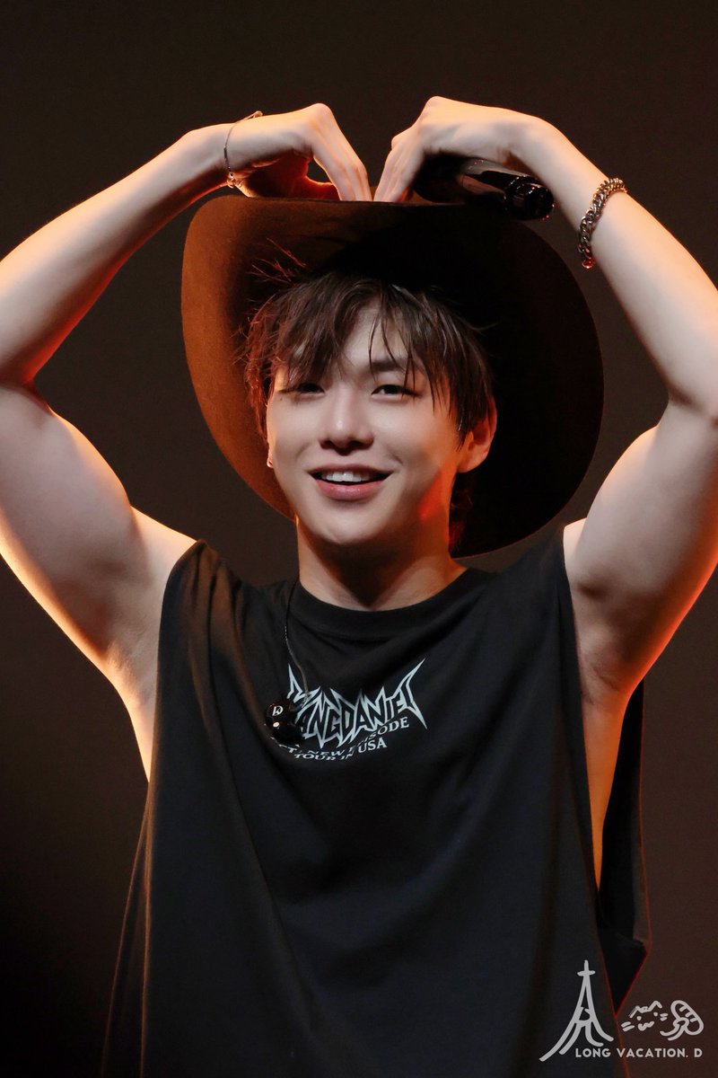 kpoparmpits1999's tweet photo. BRO IS SO CUTE YET SO HOT
#KANGDANIEL #Kpoparmpits https://t.co/PpSpSFT4Gw