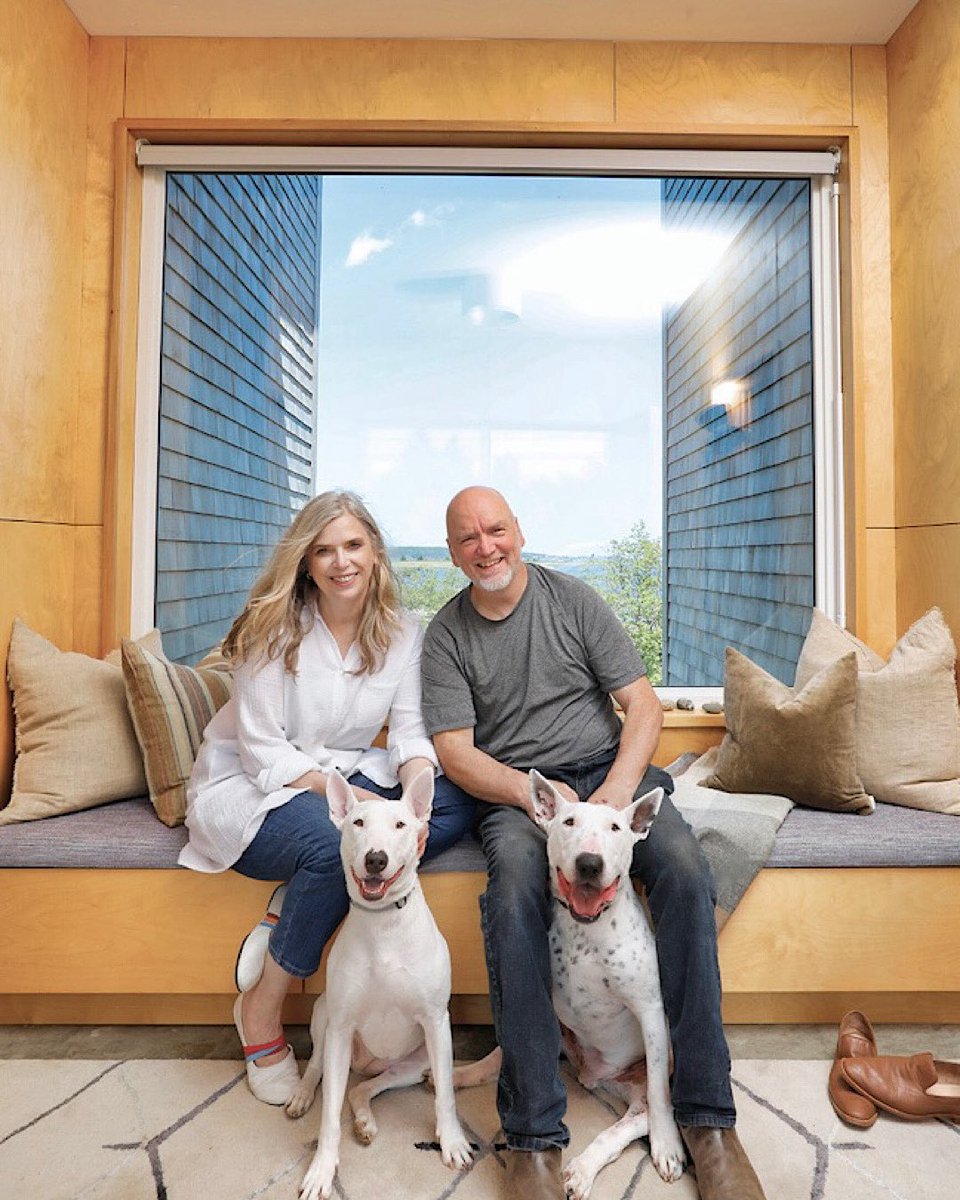atticahome's tweet image. What makes a front entry feel welcoming? 🌊
At Saltmarsh Cottage, Suzanne Saul + Christopher Joyce used birch walls + a window seat with views of Rose Bay to set the tone.
#SaltmarshCottage #NovaScotiaDesign #CoastalLiving #ModernCottage