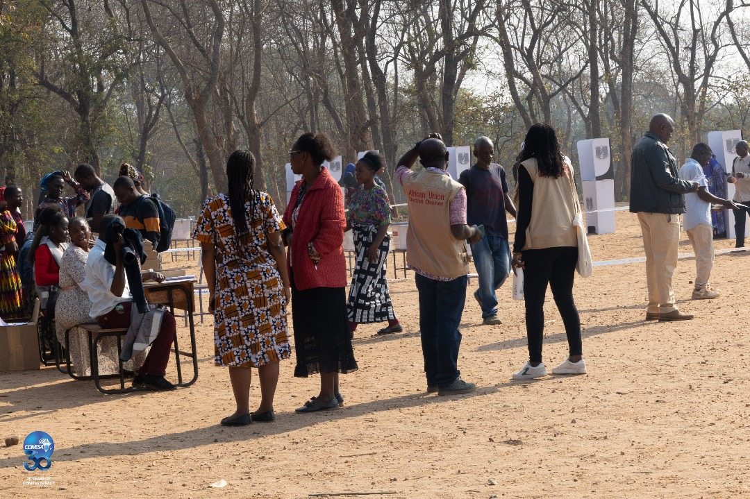 AUC_PAPS's tweet image. In the 2025 Malawi General Elections, polls closed at 4pm CAT with a joint AU-COMESA EOM, led by H.E. Hailemariam Desalegn, having watched the opening and voting processes since 6am.