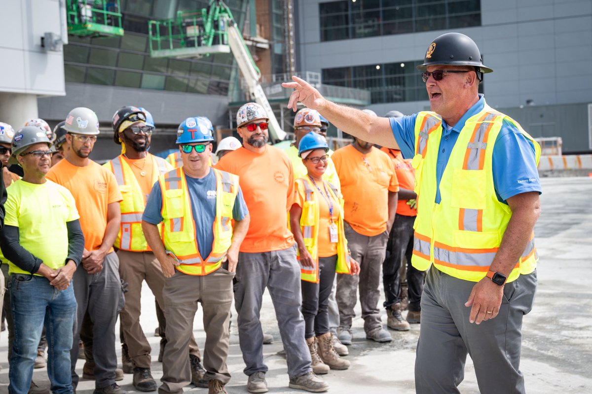 MasonTenders's tweet image. #LiUNA @GPBrentBooker visited the Mason Tenders’ District Council today and #laborers working at JFK International Airport. 🚧✈️

Members from @local79nyc were greeted by the G.P., V.P. @whosescity, MTDC Buis. Mgr. Dave Bolger, &amp;amp; 79 Buis. Mgr. Anthony Vita.

#LaborersRising