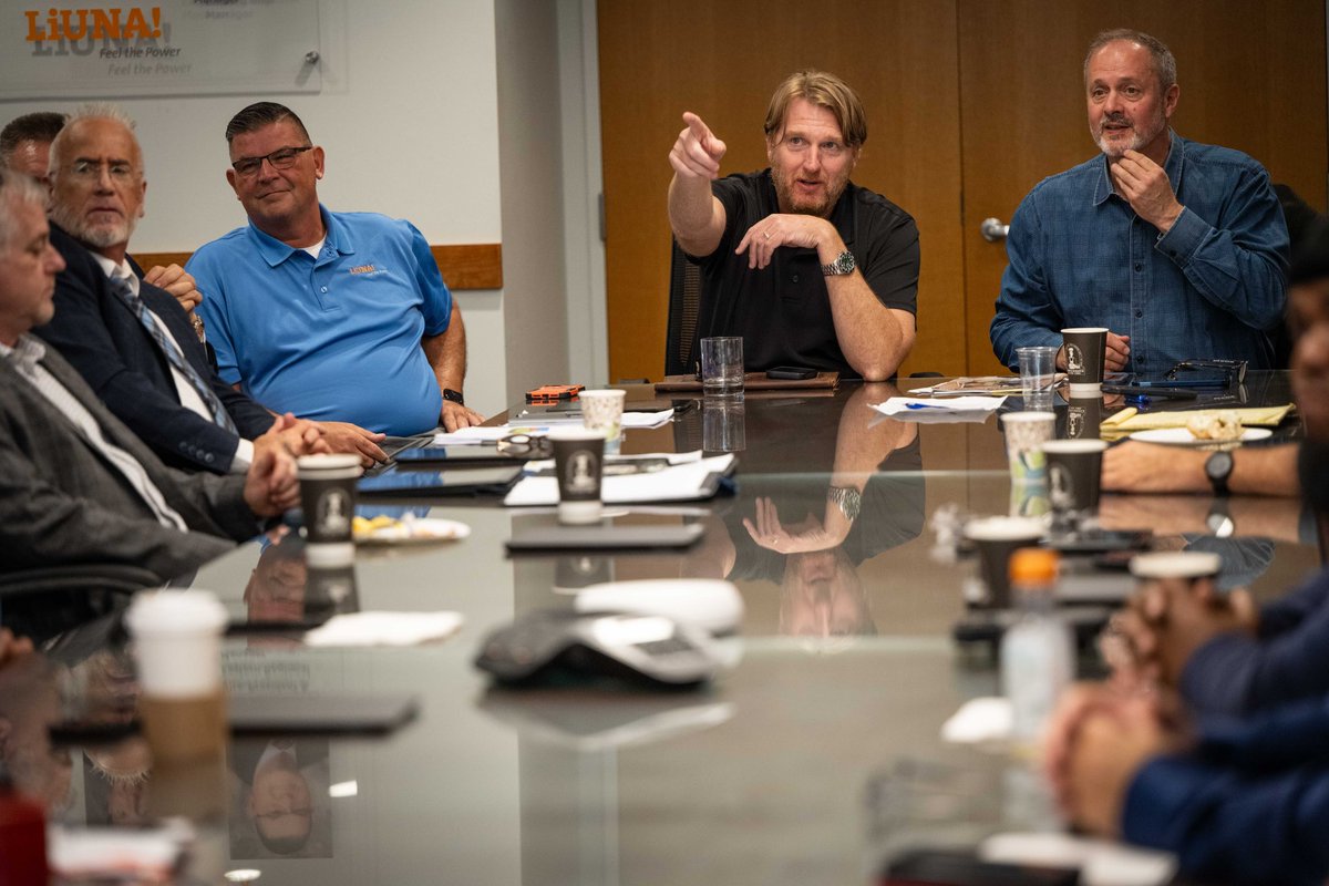 MasonTenders's tweet image. #LiUNA @GPBrentBooker visited the Mason Tenders’ District Council today and #laborers working at JFK International Airport. 🚧✈️

Members from @local79nyc were greeted by the G.P., V.P. @whosescity, MTDC Buis. Mgr. Dave Bolger, &amp;amp; 79 Buis. Mgr. Anthony Vita.

#LaborersRising