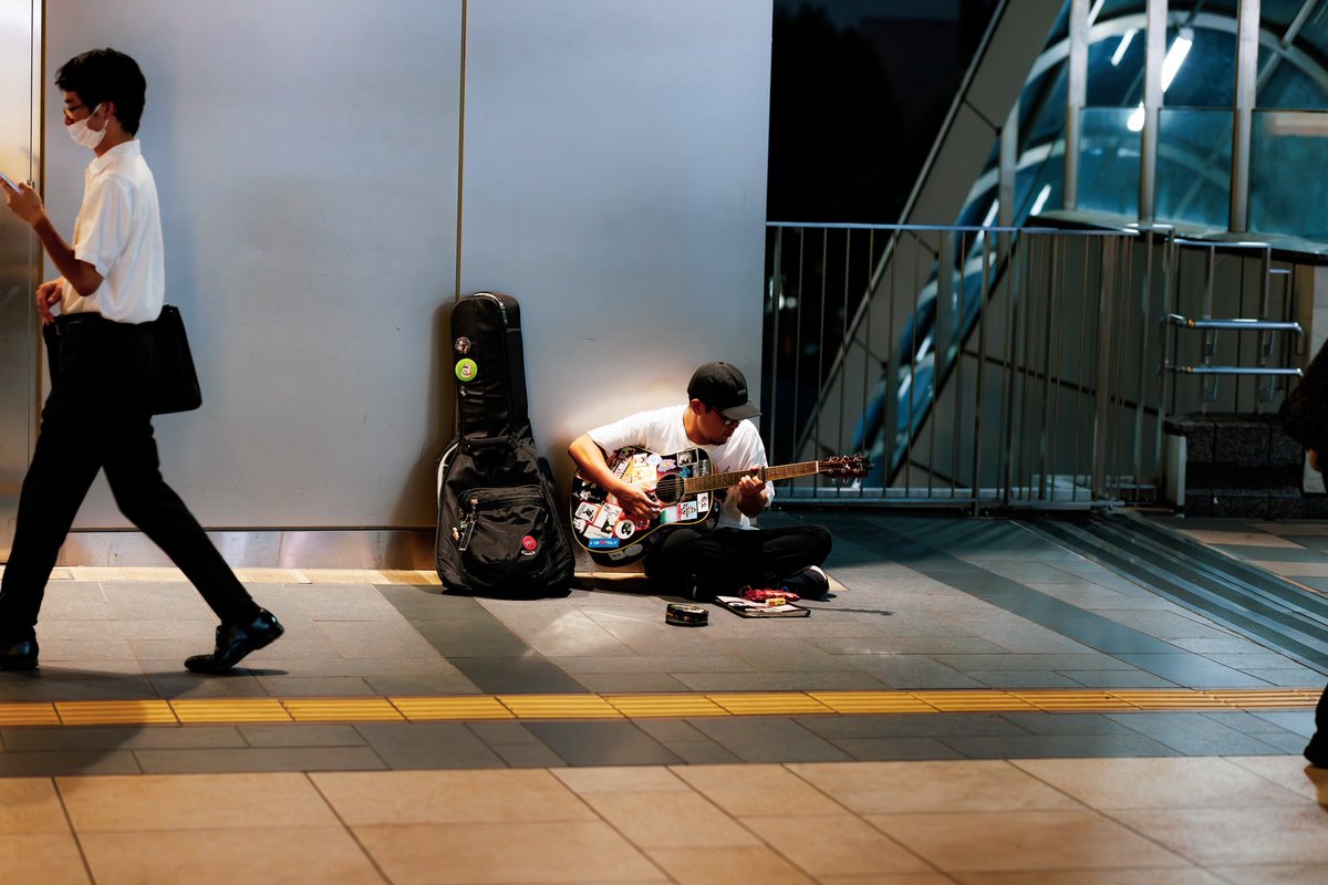 『Passing Time, Remaining Melody』

#streetphotography 
#urbanstories