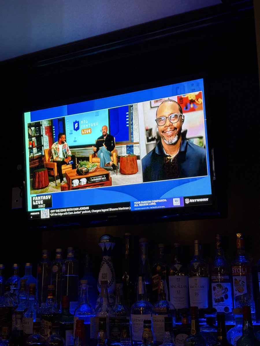 chris_manzo's tweet image. I&apos;m just trying to enjoy my dinner and @MarcasG just hadd to remind me that he works harder than me.