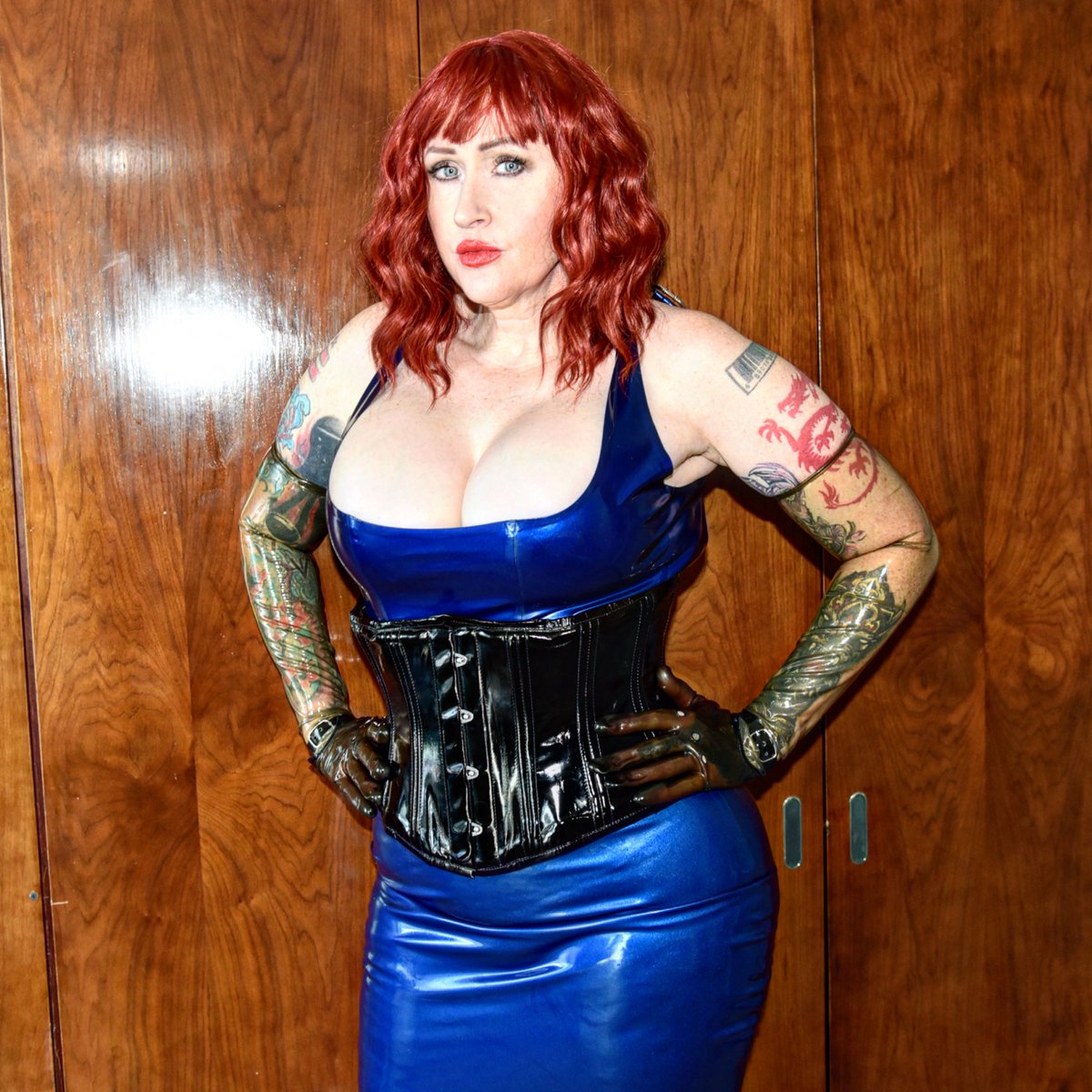 In Her second appearance, Mistress Julie Simone returns to Kink Queens Magazine for an Exclusive shoot with Kink Queens Studios. Mistress Simone was The Celebrity Cover Domme for Kink Queens Magazine, Issue 17. Now She stuns in a hot latex and leather shoot in New York.