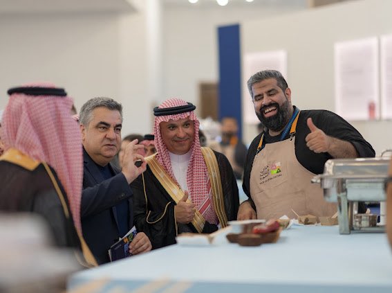 KSAembassyAL's tweet photo. افتتح سعادة سفير خادم الحرمين الشريفين لدى جمهورية ألبانيا الأستاذ فيصل بن غازي حفظي 🇸🇦، أعمال #الأسبوع_الثقافي_السعودي_في_ألبانيا في العاصمة تيرانا 🇦🇱، بتنظيم من وزارة الثقافة بالمملكة. https://t.co/eFqjkRDDpk