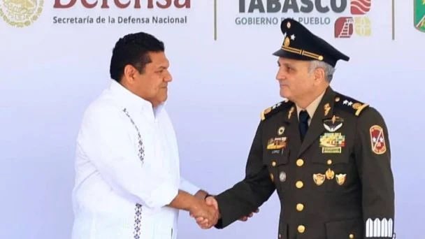 La presidente <a href="/Claudiashein/">Claudia Sheinbaum Pardo</a> es tapadera de la corrupción de todos los de Morena 

Relevan al comandante de la 30 Zona Militar en Villahermosa; detonó el caso Hernán Bermúdez

💥 Zaz 💥 
El jefe militar aseguró que, en el anterior gobierno de Tabasco, que empezó el ahora senador