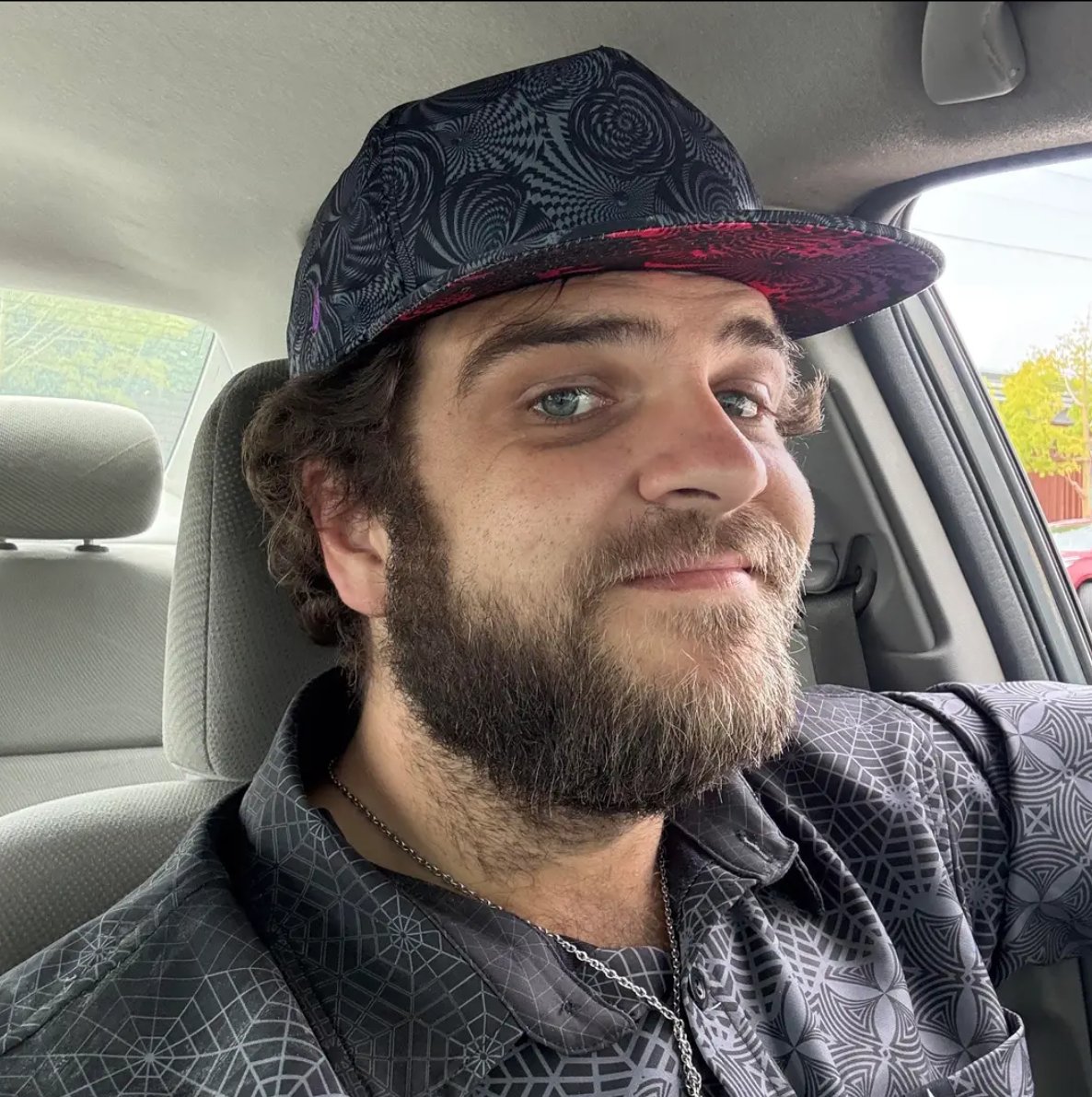 I just found this man on FB and I’m asking 𝕏 for help to find him so he can get exposed for the POS of human being he is.