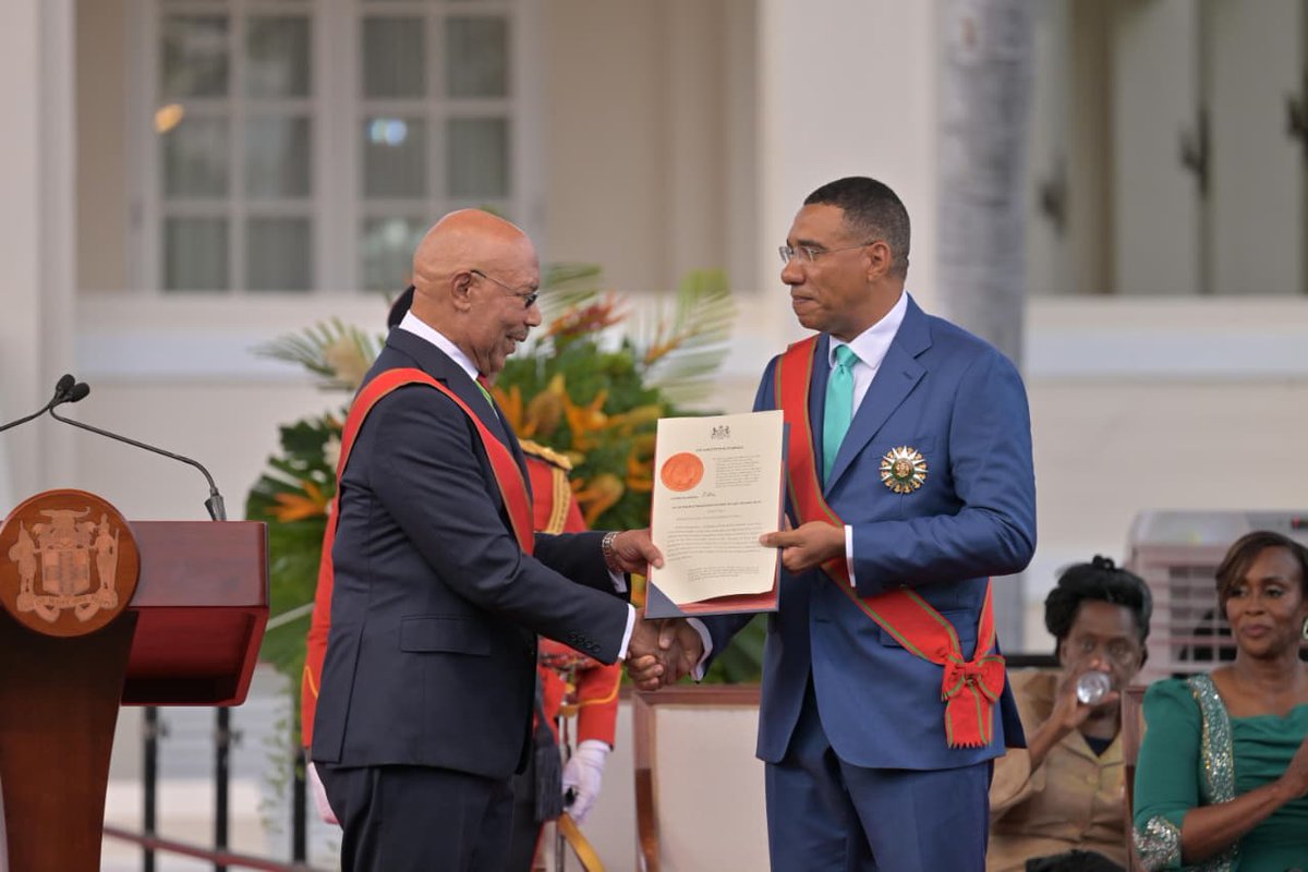 AbkaFitzHenley's tweet image. New mandate. 🇯🇲
Tuesday, September 16, 2025.

Dr. the Most Honourable  @AndrewHolnessJM ON, PC, MP sworn in as Prime Minister of Jamaica for the fourth time and the third consecutive term at King&apos;s House in St. Andrew.