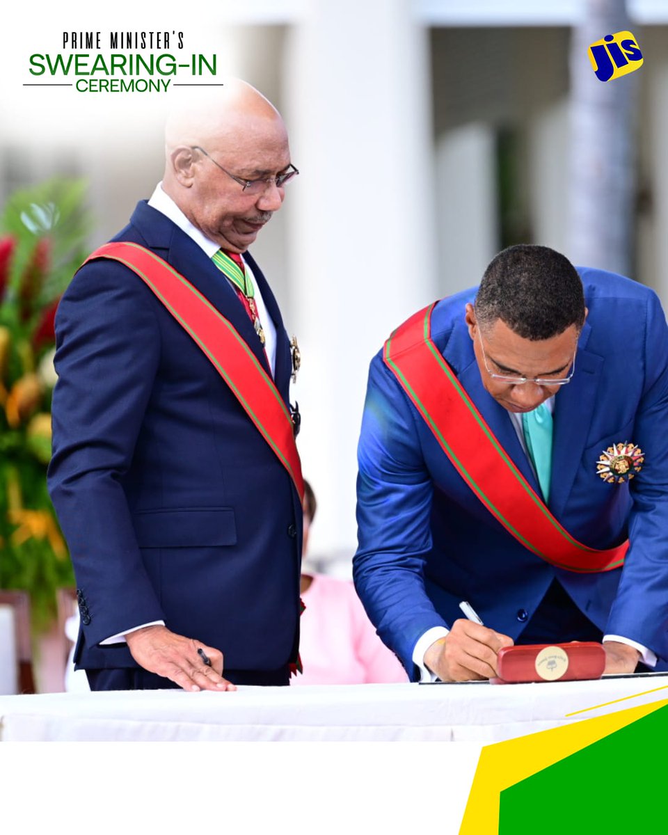 JISNews's tweet photo. Prime Minister, Dr. the Most Hon. Andrew Holness, has received the instrument of appointment from Governor-General, H.E. the Most Hon. Sir Patrick Allen.
#PMSwearingInLive
#JISLive
#JISPhotoHighlight https://t.co/19qmbtL727