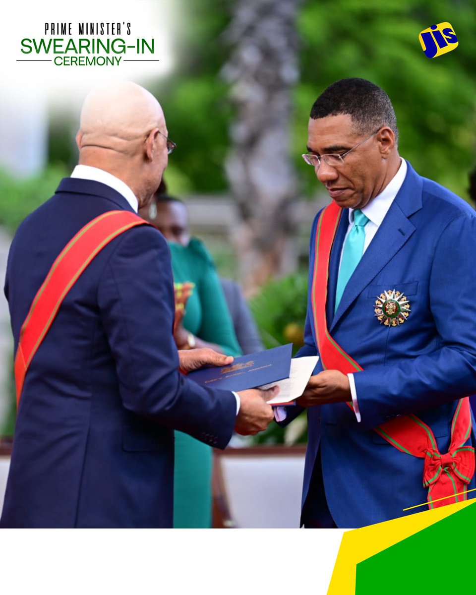 JISNews's tweet photo. Prime Minister, Dr. the Most Hon. Andrew Holness, has received the instrument of appointment from Governor-General, H.E. the Most Hon. Sir Patrick Allen.
#PMSwearingInLive
#JISLive
#JISPhotoHighlight https://t.co/19qmbtL727