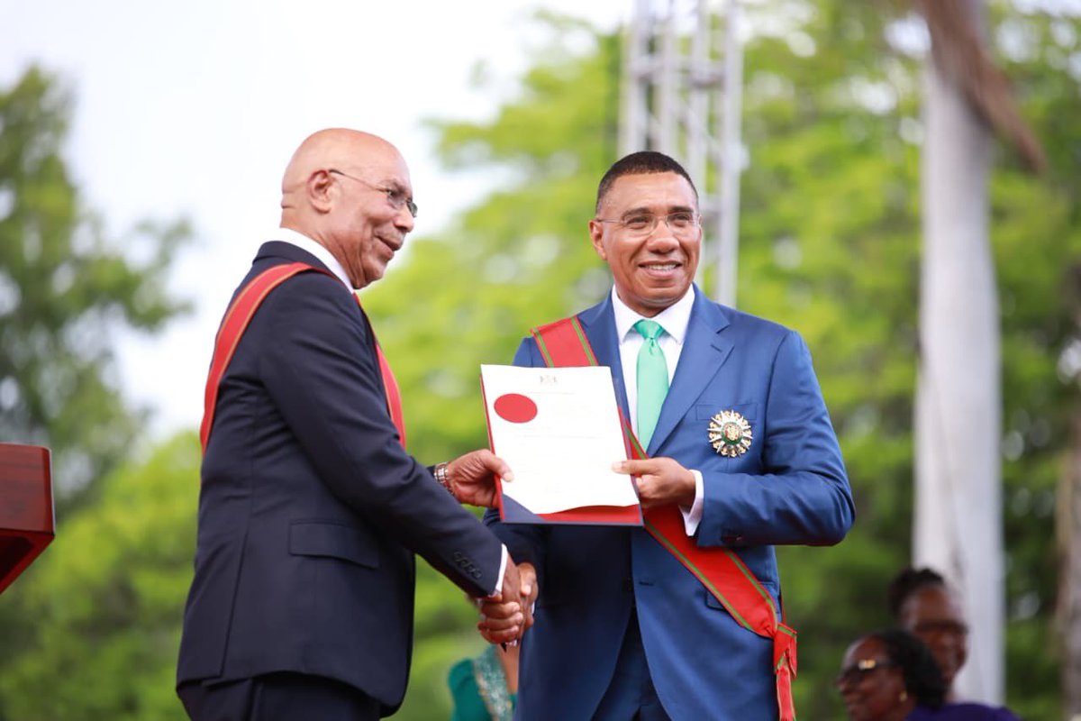 AndrewHolnessJM's tweet photo. Today I took the oath of office to serve as your Prime Minister. 

To serve you is my greatest honor, and you have my unconditional commitment to continue serving and delivering for you. 

Thank you for the faith you have entrusted in me to lead you.

To God be the Glory! https://t.co/Cq6A6cPrwm