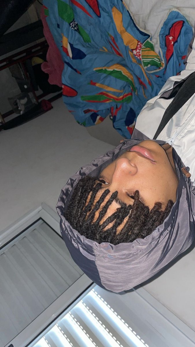 Iscuiro via twitterkkkk nao entendi a brincadeira