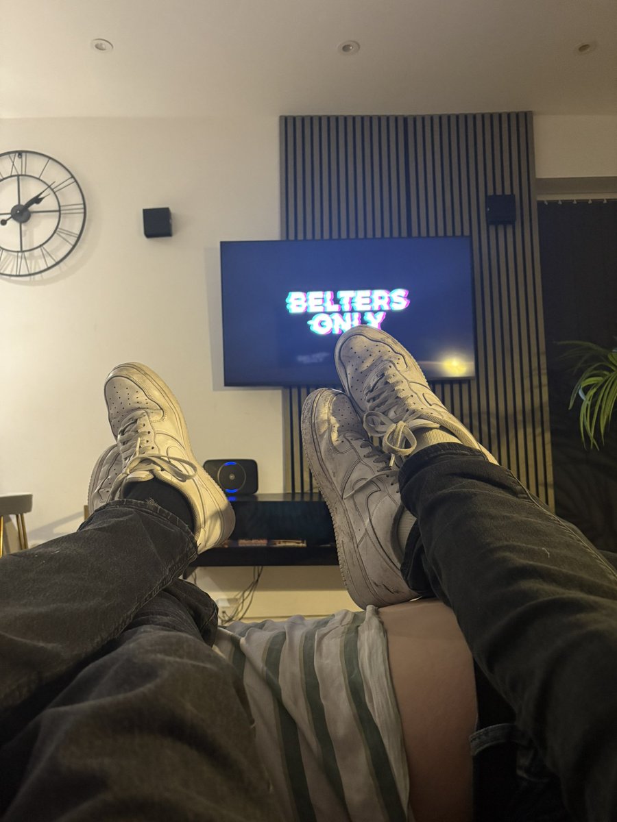 MasterConnorv2's tweet photo. Take a look at this sub serving his masters the correct way 🤣🤣

Take notes slaves. https://t.co/LHPnXmbrgF